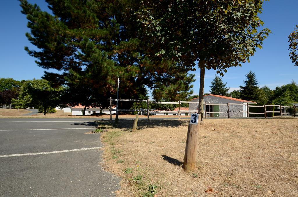 Village Vacances De Chantonnay Buitenkant foto